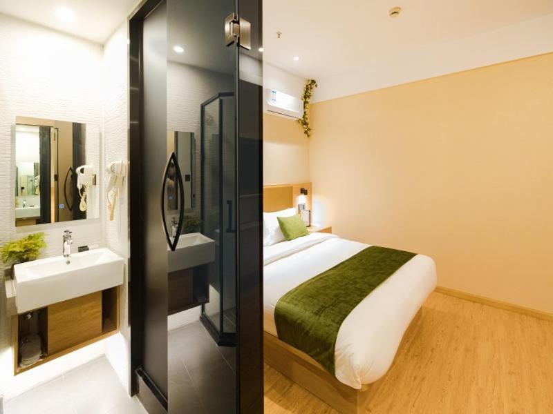 Greentree Inn Shanghai Huangxing Park Subway Station Express Hotel Bagian luar foto