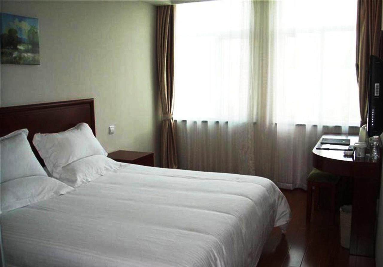 Greentree Inn Shanghai Huangxing Park Subway Station Express Hotel Bagian luar foto