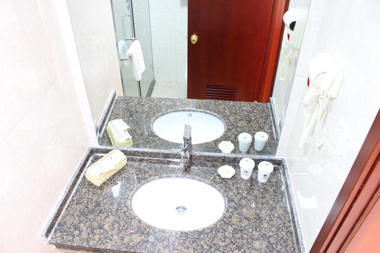 Greentree Inn Shanghai Huangxing Park Subway Station Express Hotel Bagian luar foto